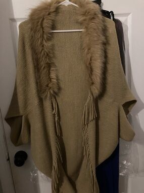 SHEIN  Knit Poncho style sweater with Faux-Fur Trim and Fringe